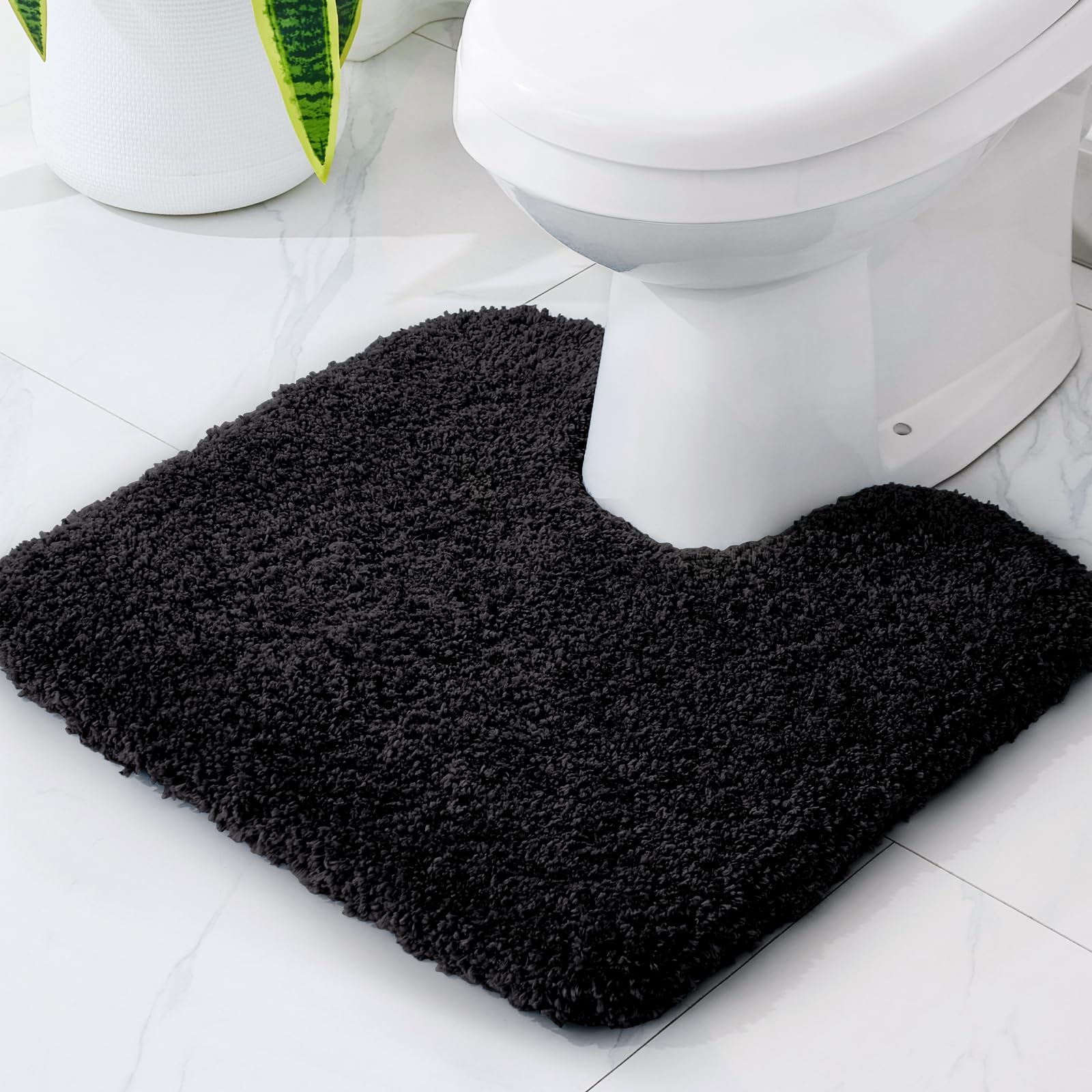 Disolla White Bathroom Rug 17x24 - Non-Slip Plush Small Bath Mat, Highly Absorbent & Ultra Soft Fluffy Floor Mat, Machine Washable for Shower and Tub